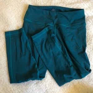 buff bunny crop leggings